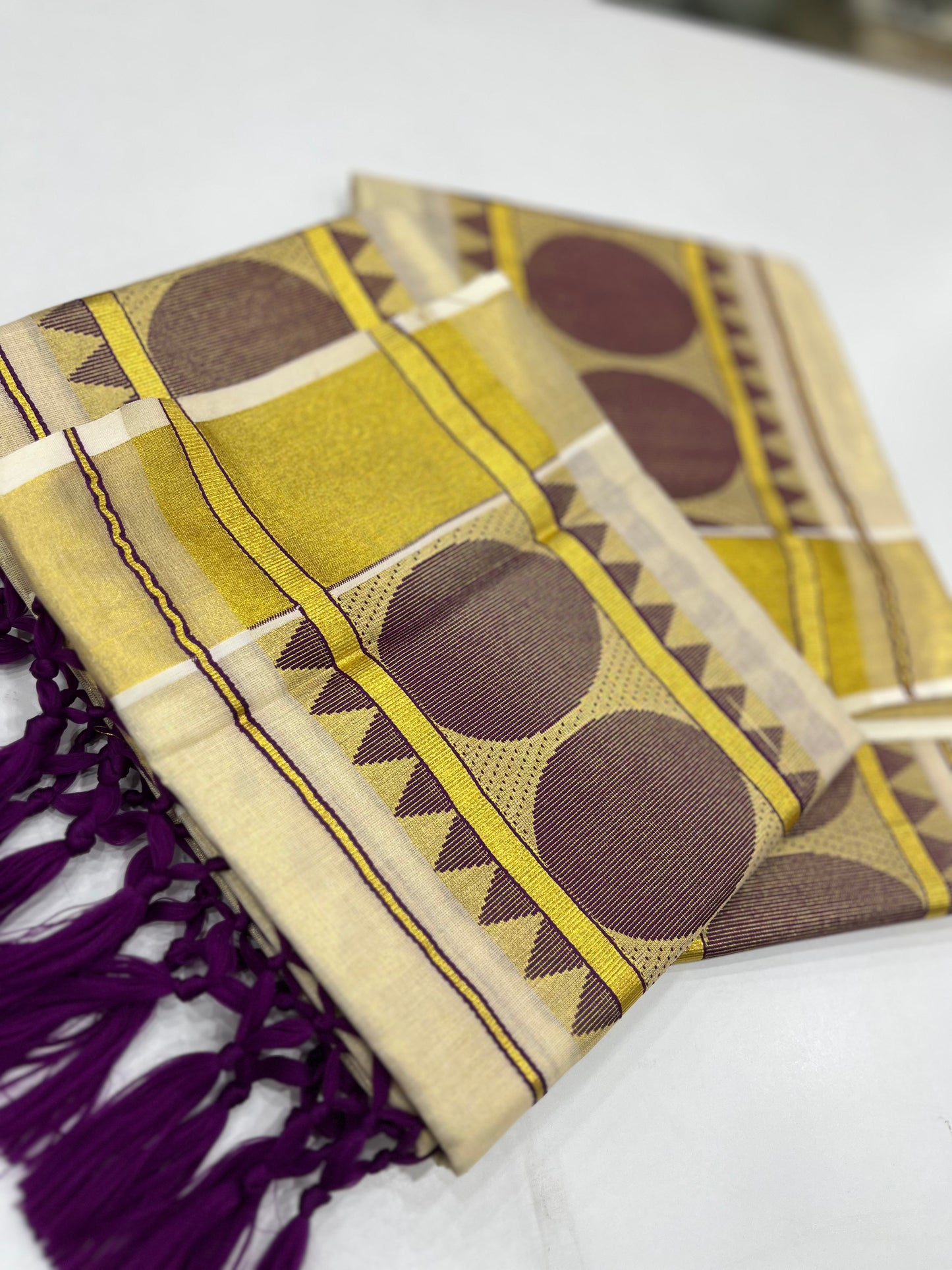 Polka Dots Tissue Setdhothi ( ONAM26 )