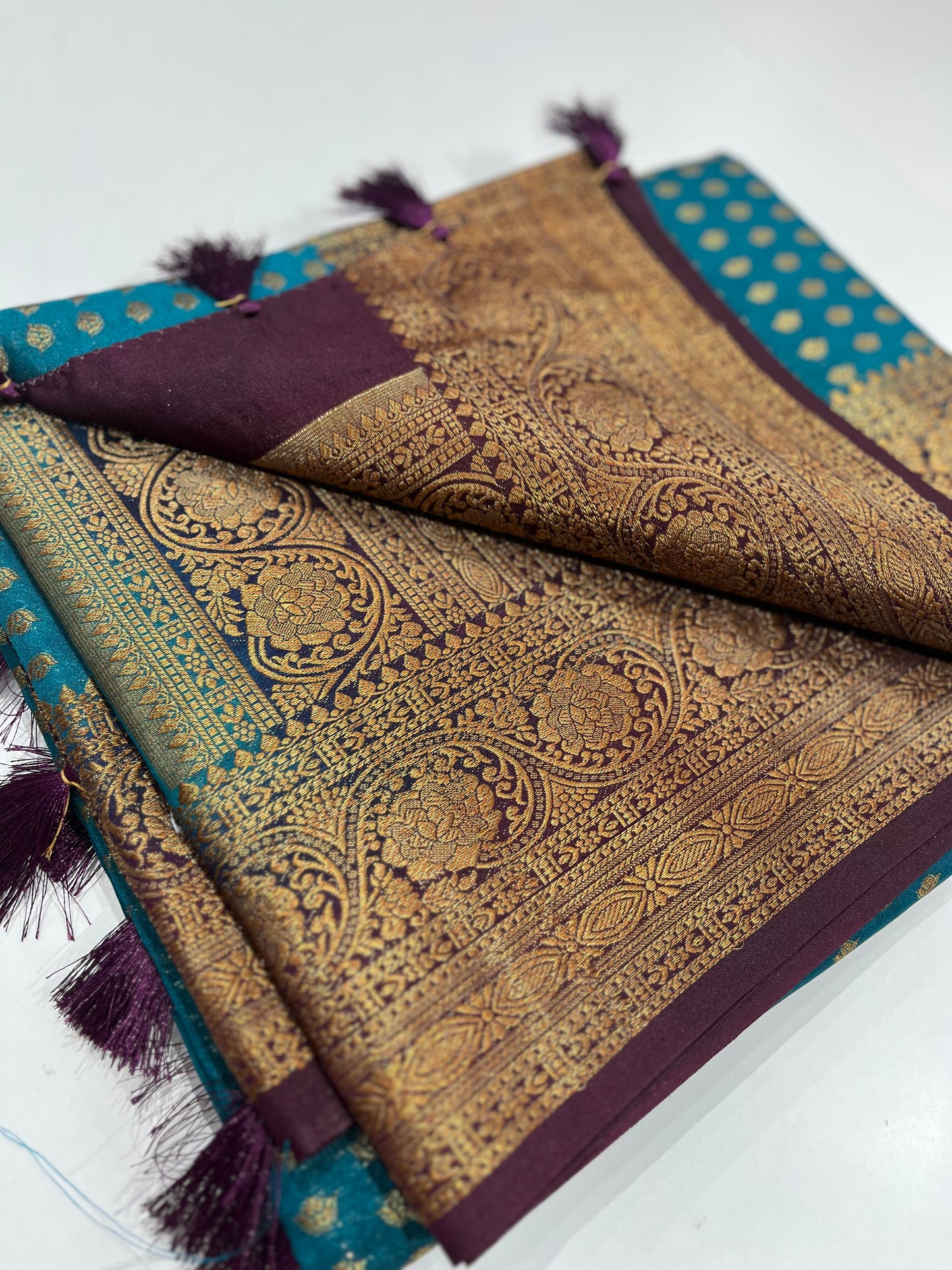 Semibanarasi Saree