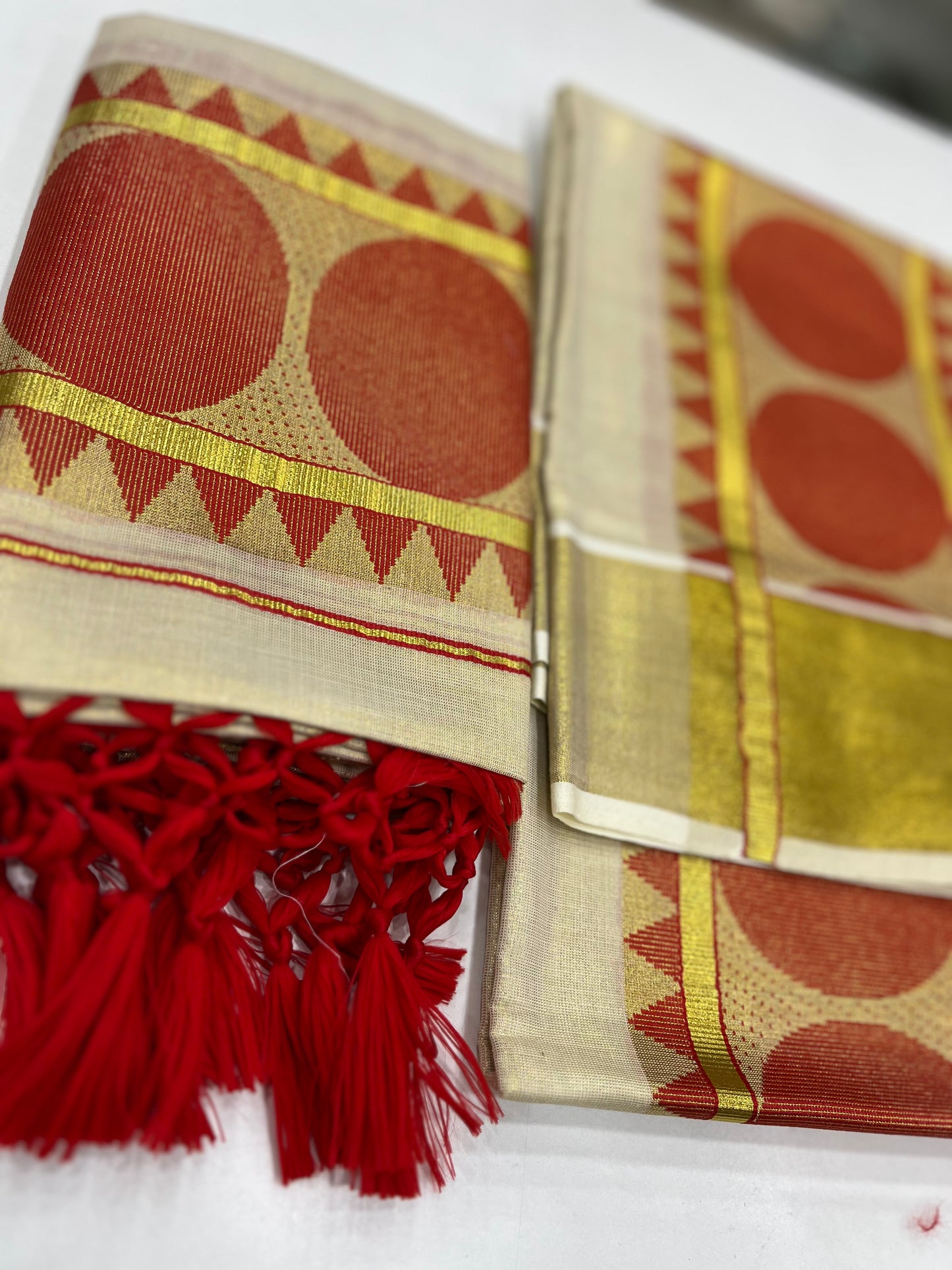 Polka Dots Tissue Setdhothis ( ONAM26 )