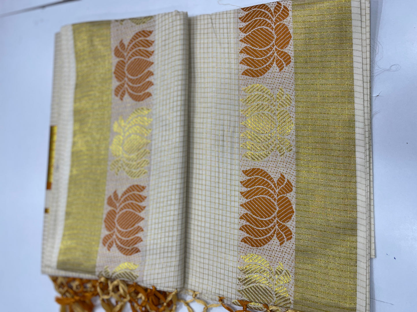 Lotus Design Cotton Check Setsaree