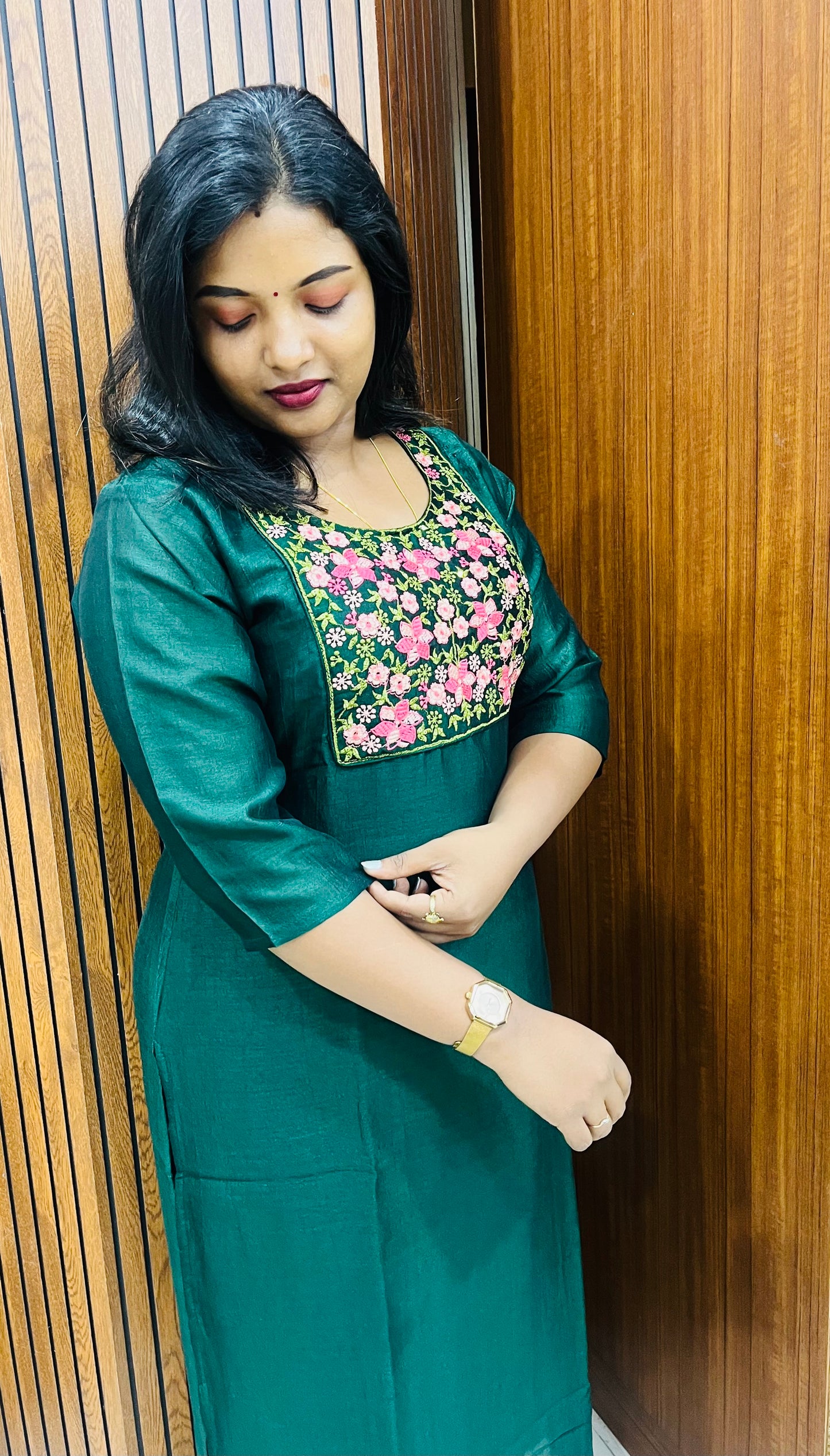 WOMEN'S KURTIS