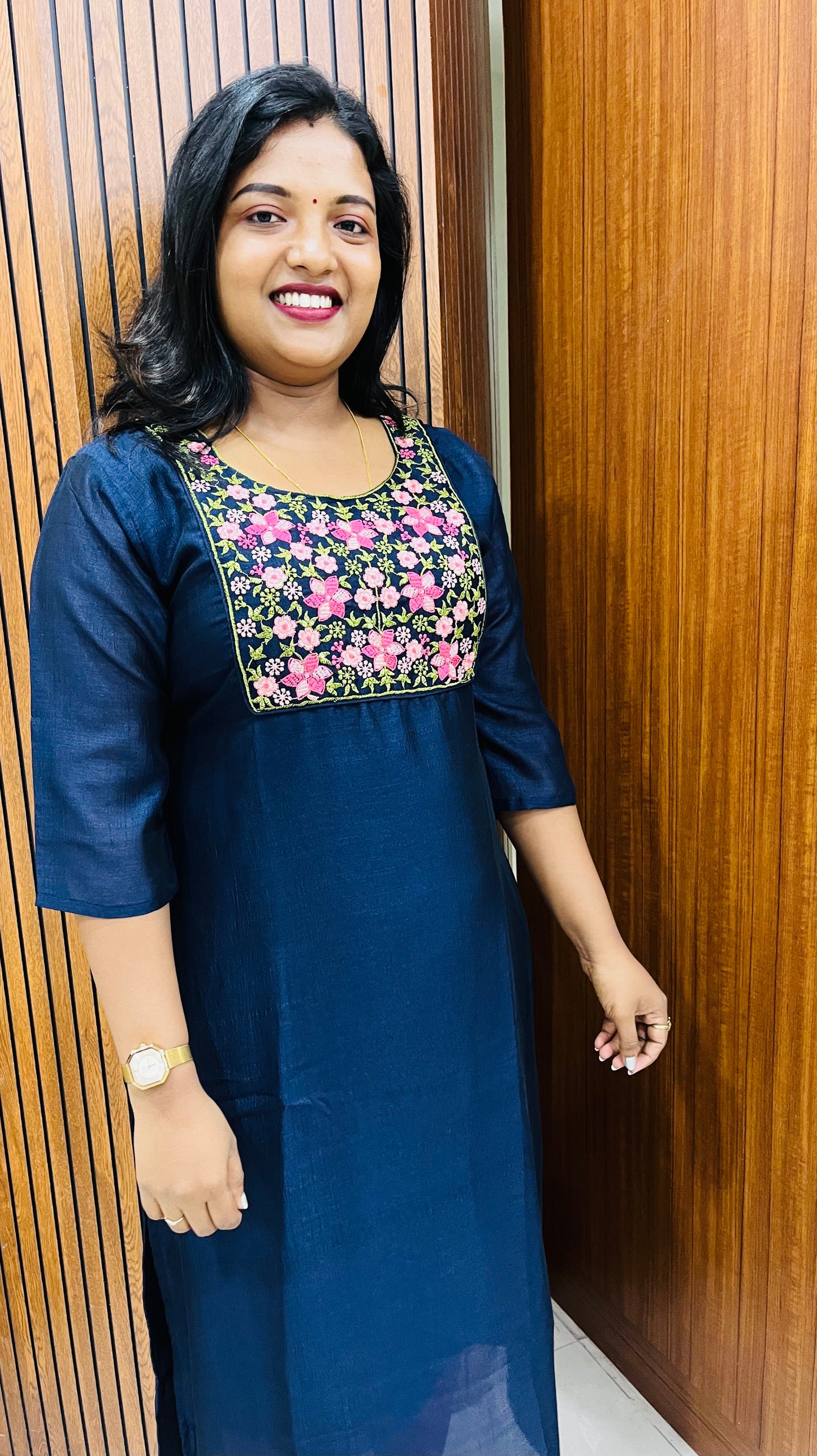 WOMEN'S KURTIS