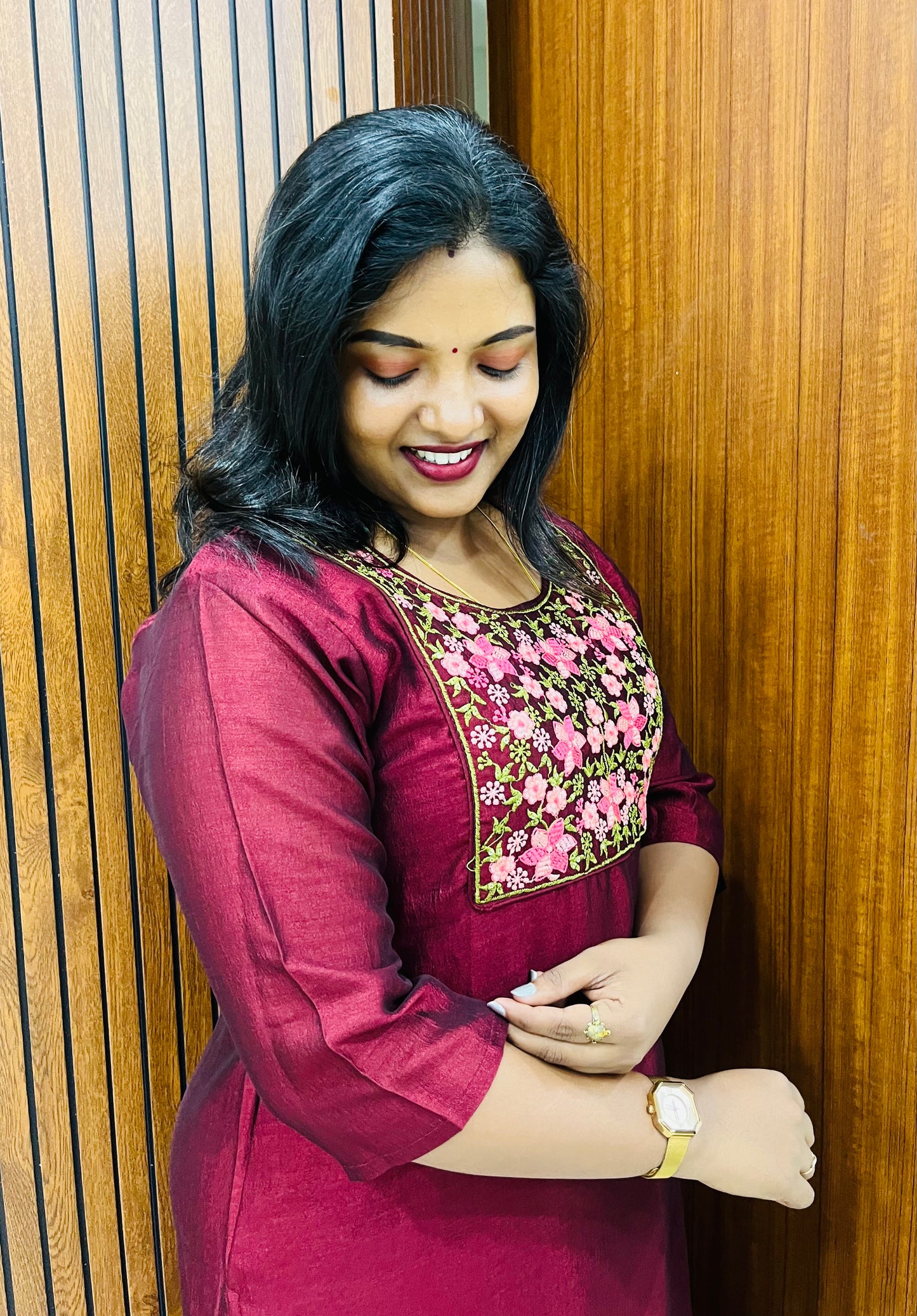 WOMEN'S KURTIS