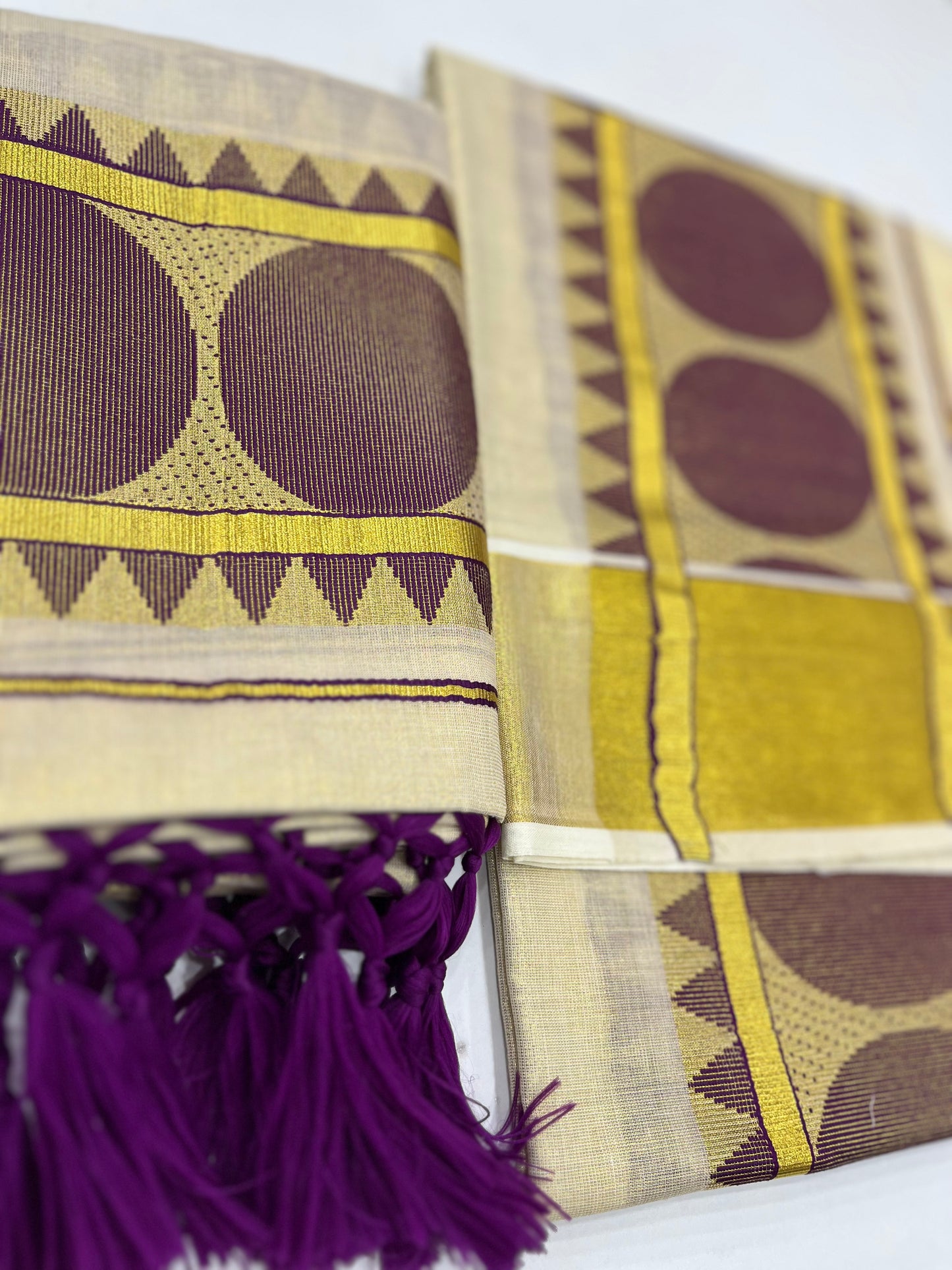 Polka Dots Tissue Setdhothi ( ONAM26 )