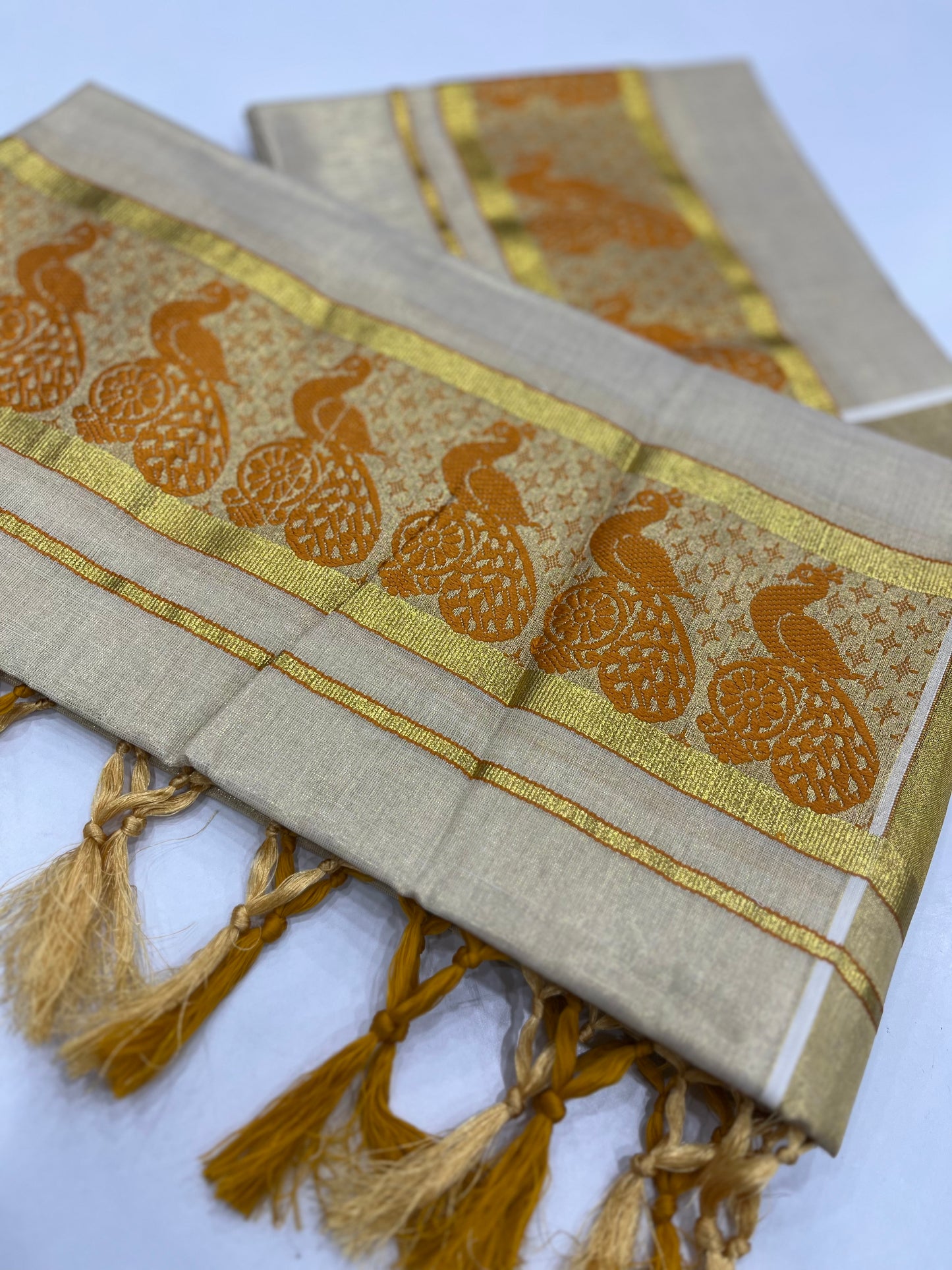 Polka Dots Tissue Setdhothi ( ONAM26 )