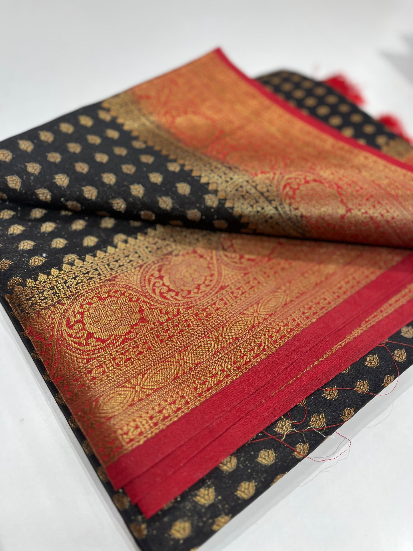 Semibanarasi Saree