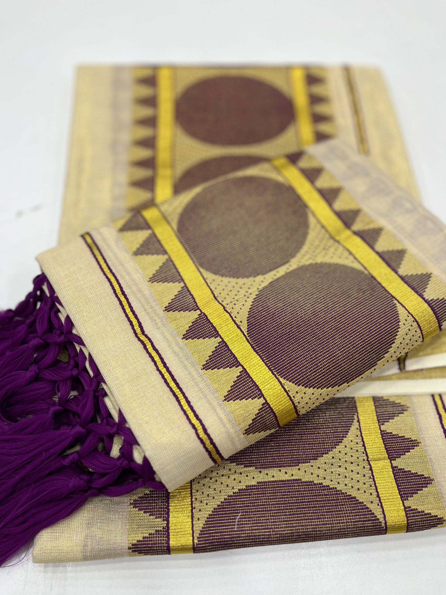 Polka Dots Tissue Setdhothi ( ONAM26 )