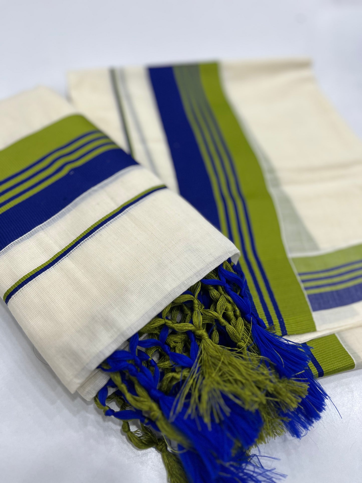 Cotton Setdhothi 2.80 mtr ( ONAM26 )