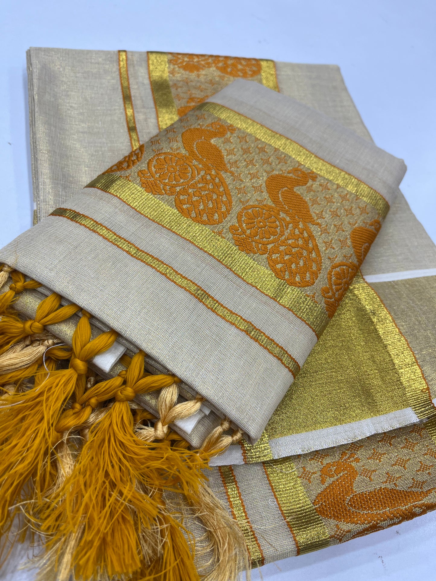 Polka Dots Tissue Setdhothi ( ONAM26 )