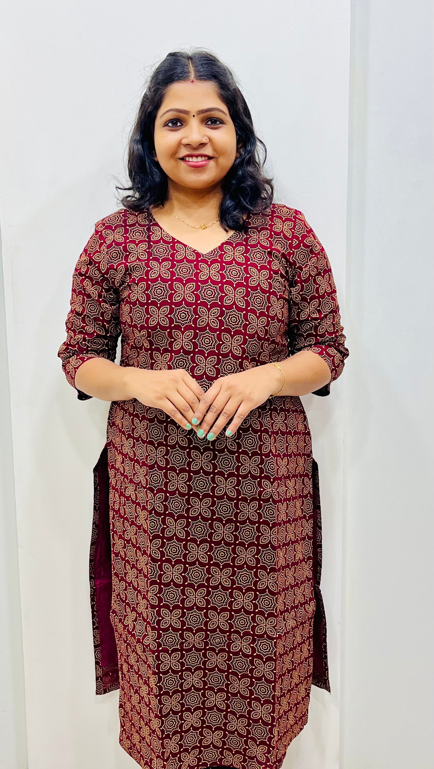 WOMEN'S KURTIS
