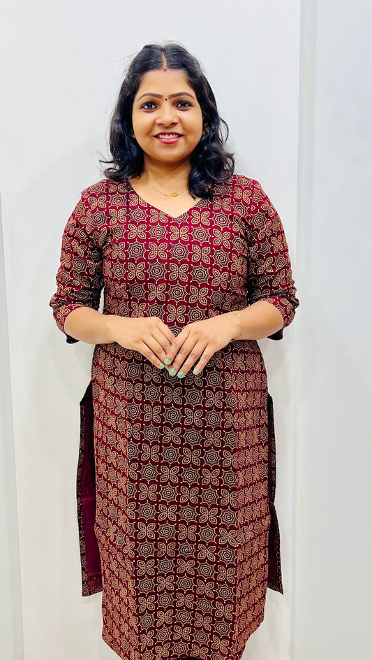 WOMEN'S KURTIS