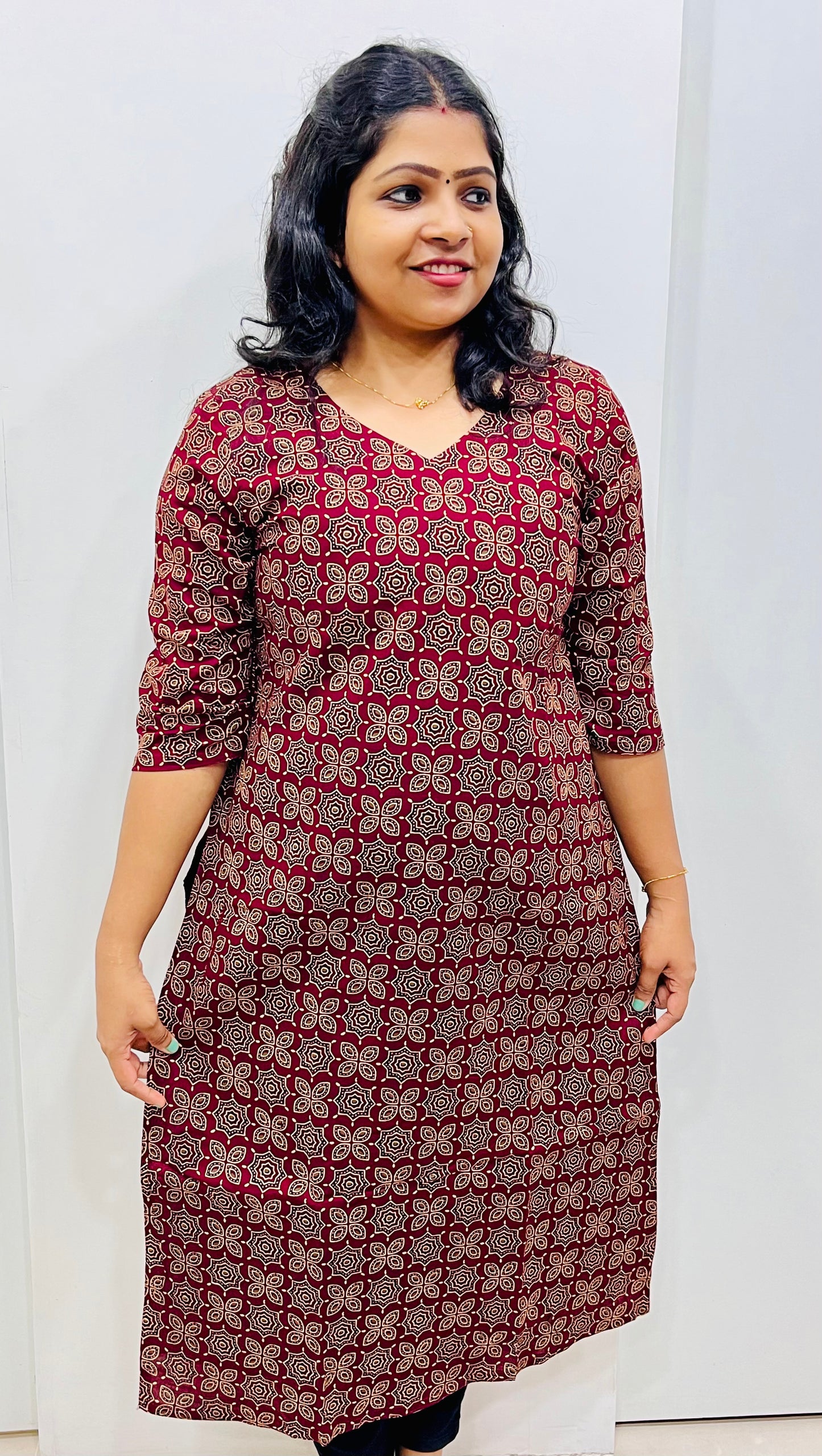 WOMEN'S KURTIS