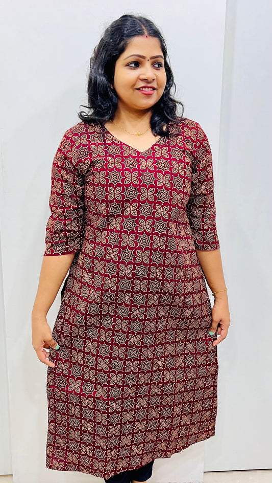 WOMEN'S KURTIS