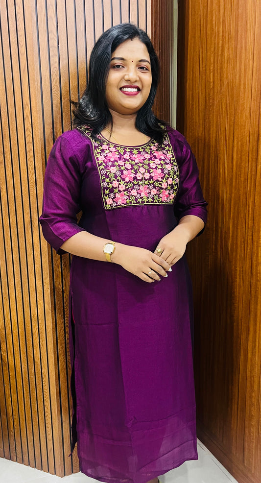 WOMEN'S KURTIS